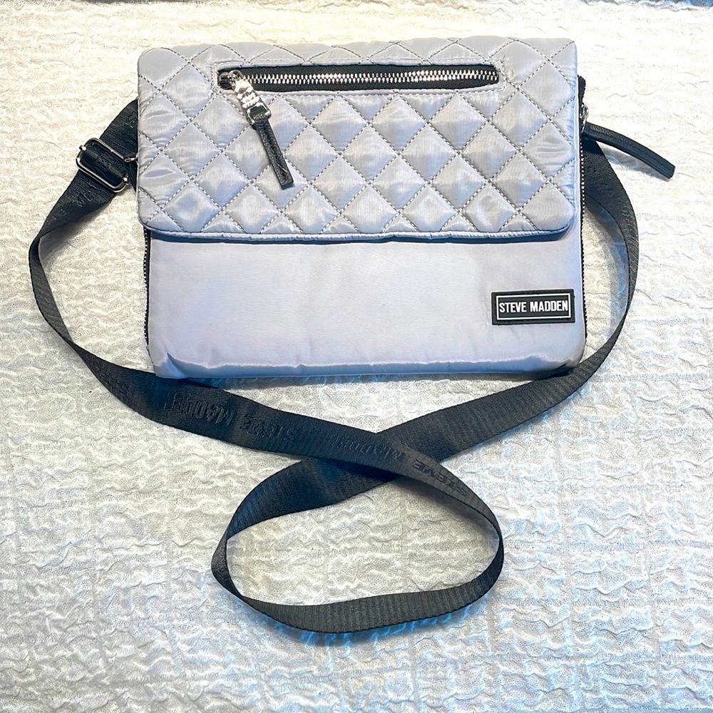 Steve Madden padded, Crossbody or shoulder bag.